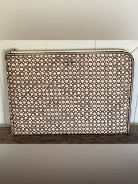 Kate Spade New York Spade Link L-Zip Universal Laptop